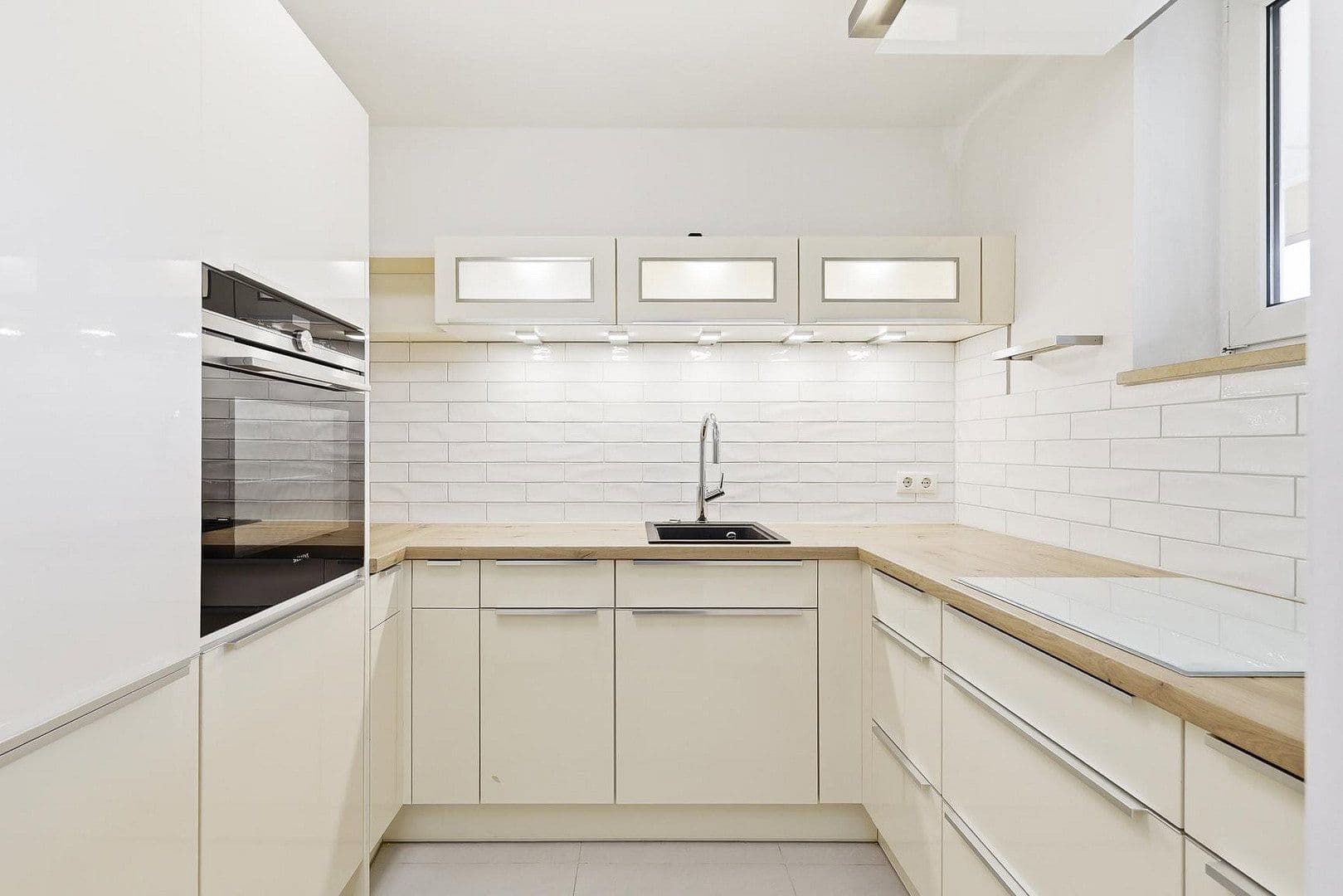 Prenájom bytu 2-izbový 74 m², Landsberger Str. 431, München, Bavorsko Prenájom bytu 2-izbový 74 m², Landsberger Str. 431, München, Bavorsko