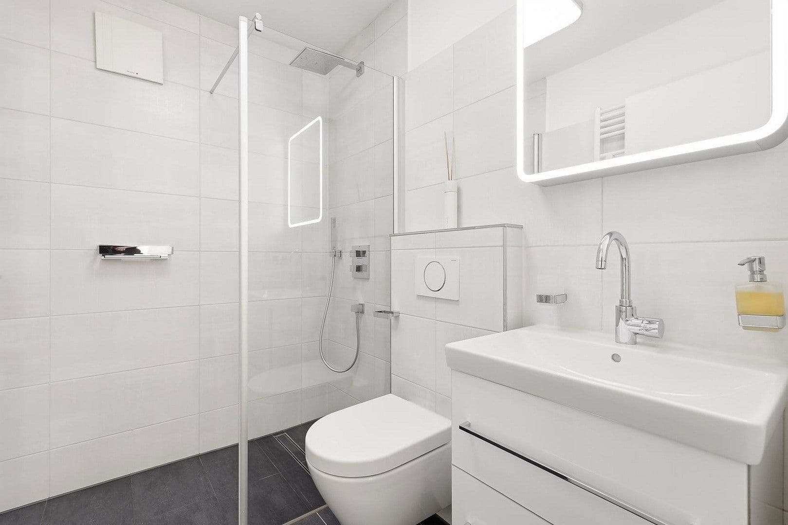 Prenájom bytu 2-izbový 74 m², Landsberger Str. 431, München, Bavorsko Prenájom bytu 2-izbový 74 m², Landsberger Str. 431, München, Bavorsko