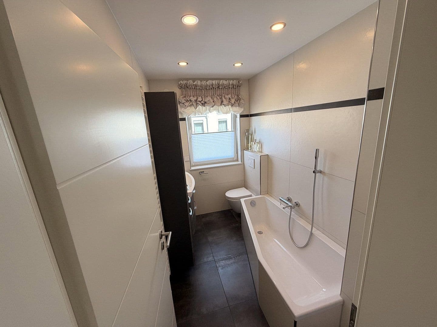 Predaj domu 225 m², pozemok 350 m², Aystetten, Bavorsko Predaj domu 225 m², pozemok 350 m², Aystetten, Bavorsko
