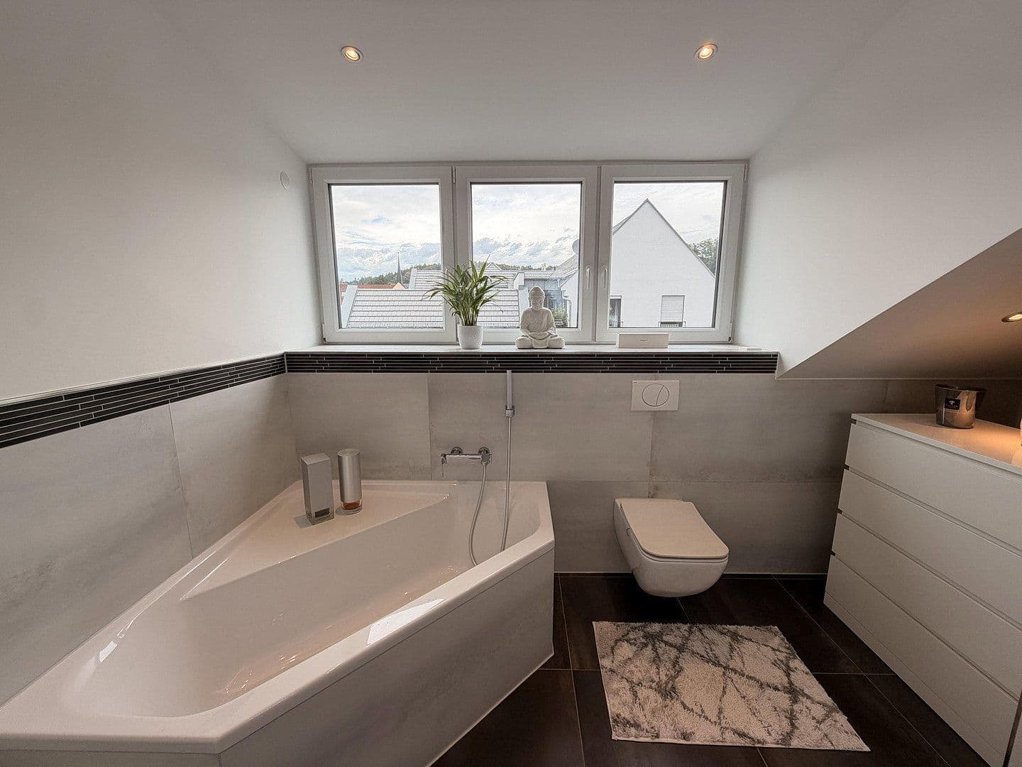 Predaj domu 225 m², pozemok 350 m², Aystetten, Bavorsko Predaj domu 225 m², pozemok 350 m², Aystetten, Bavorsko