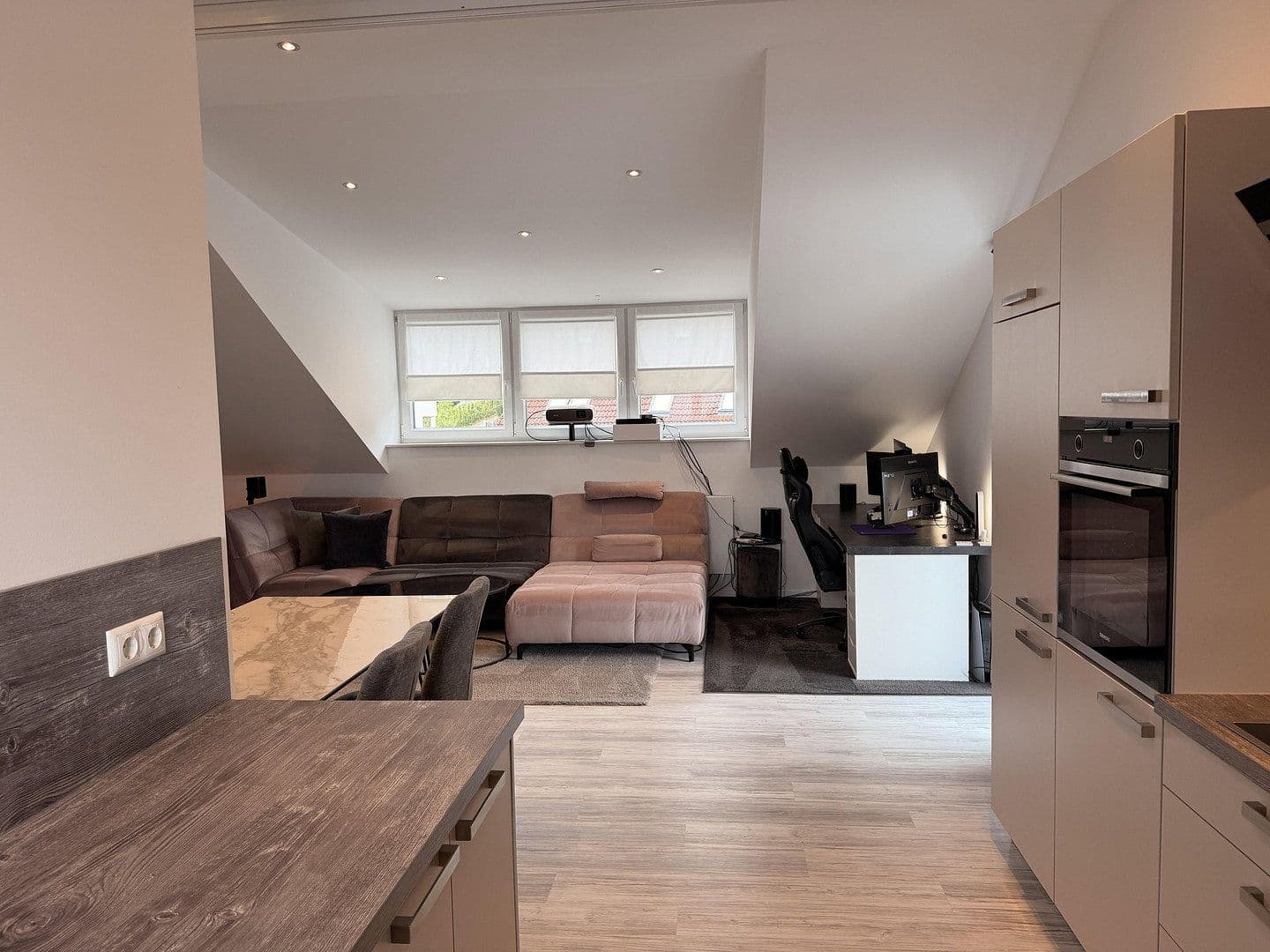 Predaj domu 225 m², pozemok 350 m², Aystetten, Bavorsko Predaj domu 225 m², pozemok 350 m², Aystetten, Bavorsko