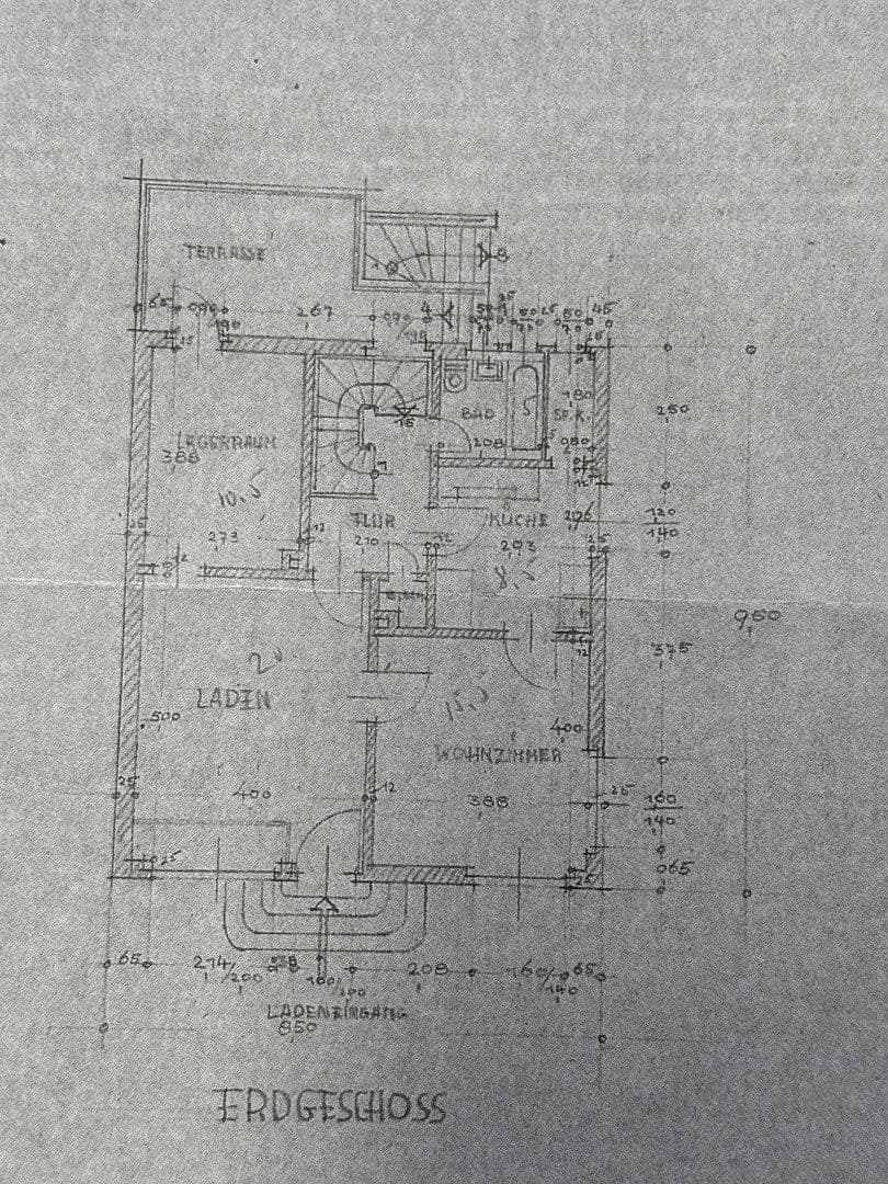Predaj domu 173 m², pozemok 455 m², Rheinstraße 52, Ingelheim am Rhein, Porýnie-Falcko Predaj domu 173 m², pozemok 455 m², Rheinstraße 52, Ingelheim am Rhein, Porýnie-Falcko