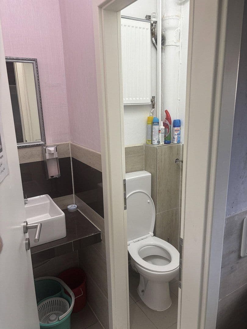 Predaj domu 173 m², pozemok 455 m², Rheinstraße 52, Ingelheim am Rhein, Porýnie-Falcko Predaj domu 173 m², pozemok 455 m², Rheinstraße 52, Ingelheim am Rhein, Porýnie-Falcko