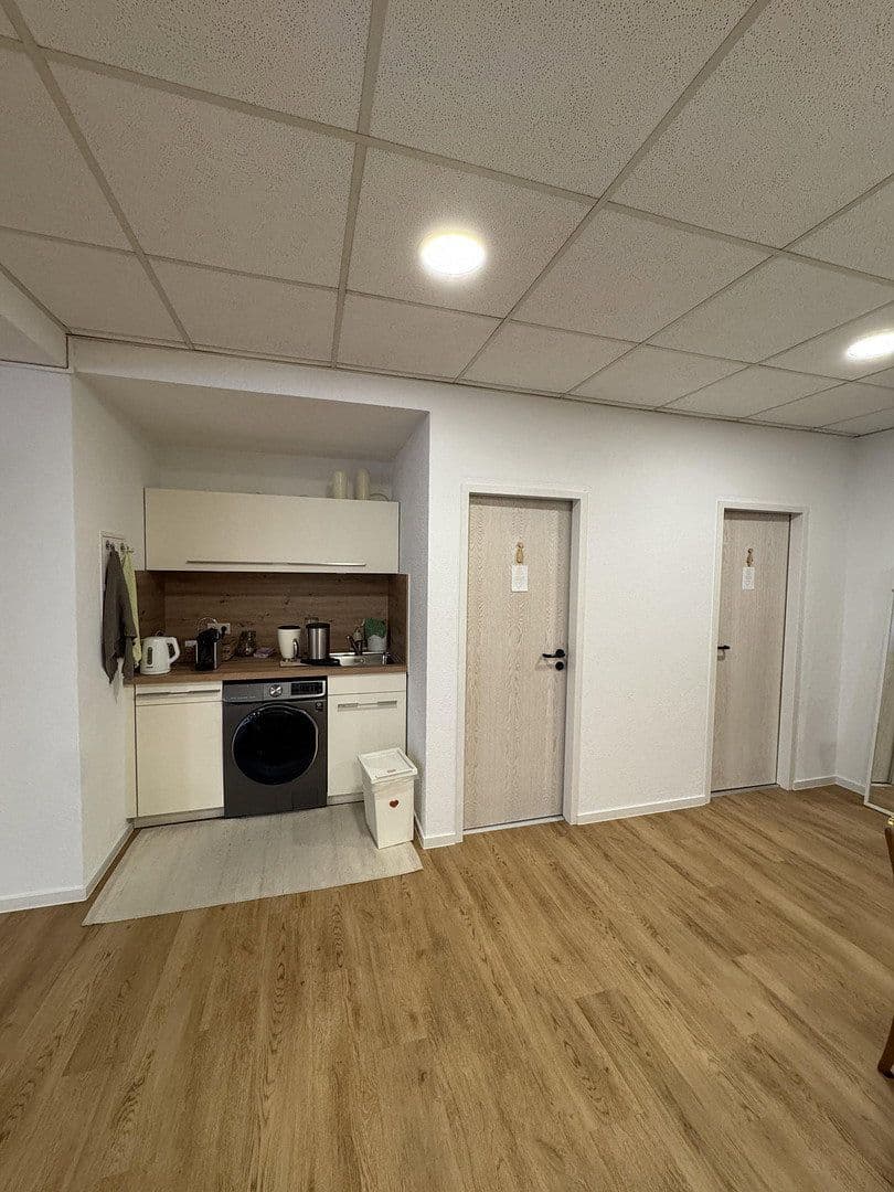 Prenájom kancelárie 140 m², Bietigheim-Bissingen, Bádensko-Wurttembersko Prenájom kancelárie 140 m², Bietigheim-Bissingen, Bádensko-Wurttembersko