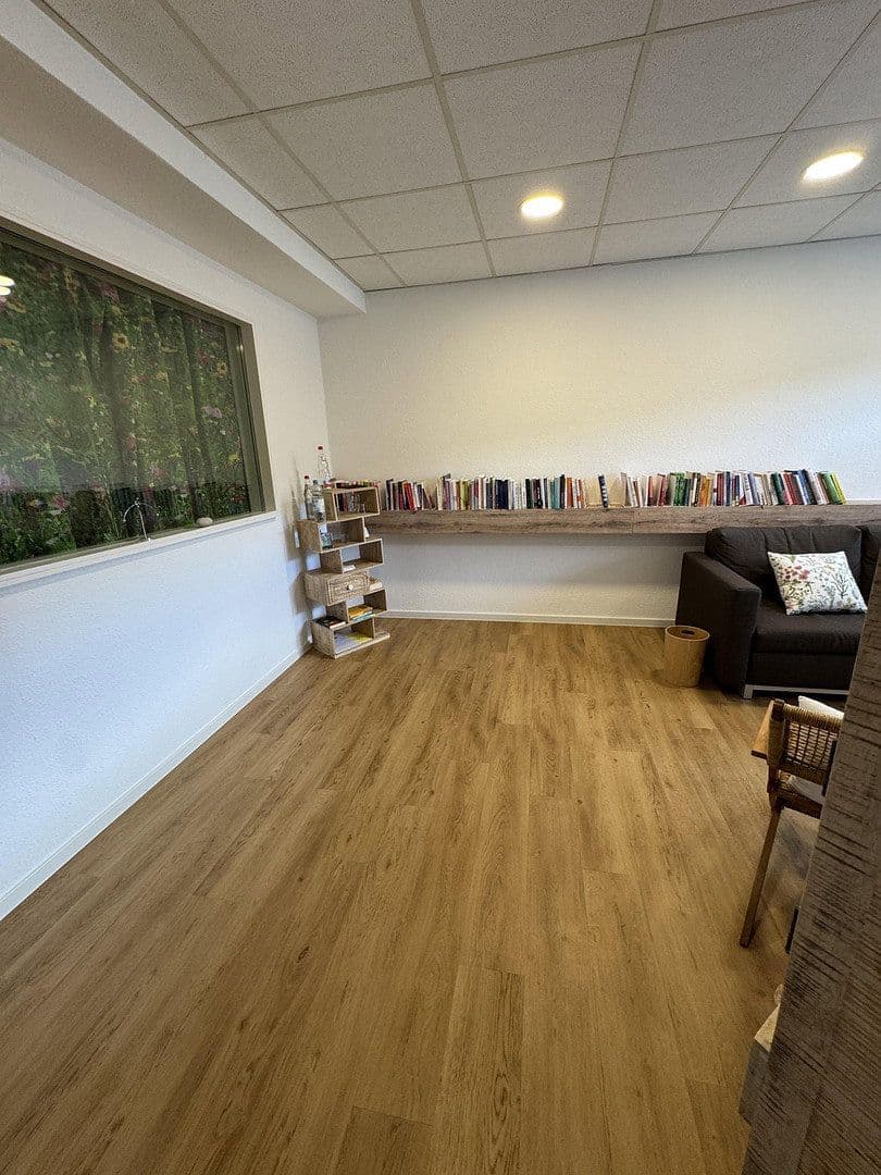 Prenájom kancelárie 140 m², Bietigheim-Bissingen, Bádensko-Wurttembersko Prenájom kancelárie 140 m², Bietigheim-Bissingen, Bádensko-Wurttembersko