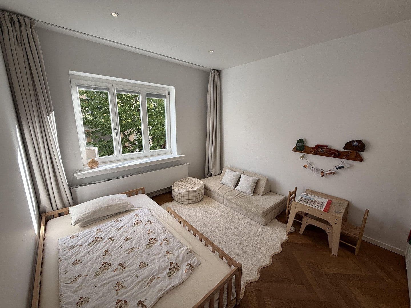 Prenájom bytu 4-izbový 157 m², Kassel, Hesensko Prenájom bytu 4-izbový 157 m², Kassel, Hesensko