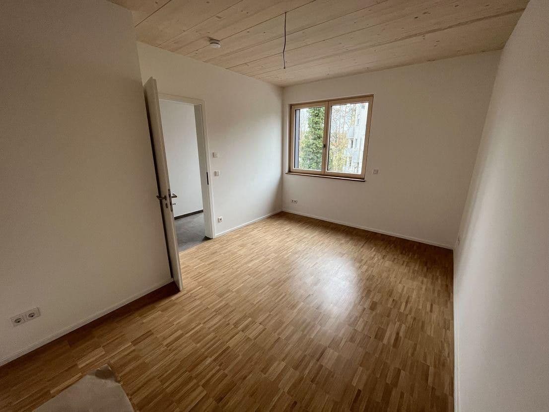 Prenájom bytu 5-izbový 150 m², Wielandstr.5b, Zirndorf, Bavorsko Prenájom bytu 5-izbový 150 m², Wielandstr.5b, Zirndorf, Bavorsko