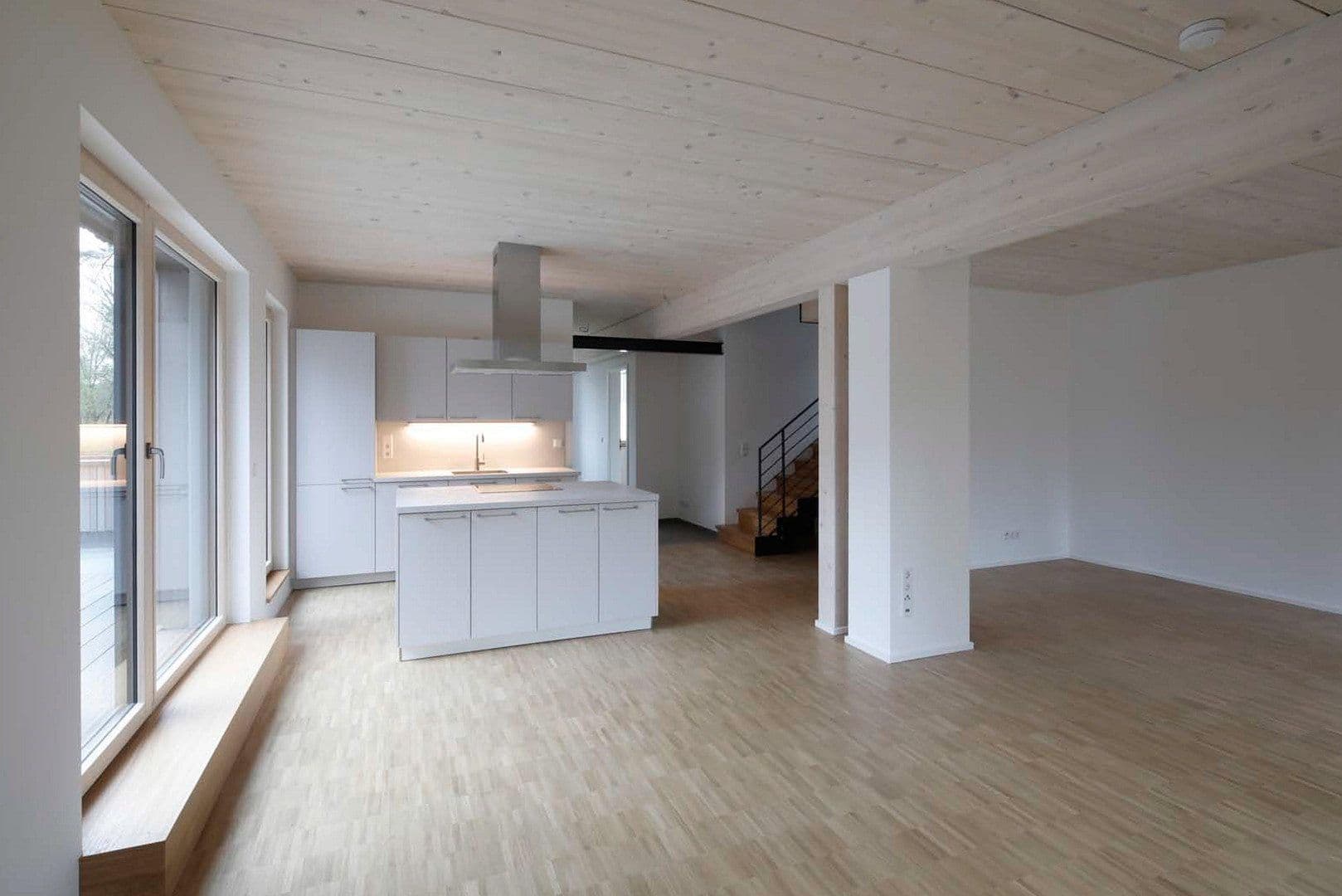 Prenájom bytu 5-izbový 150 m², Wielandstr.5b, Zirndorf, Bavorsko Prenájom bytu 5-izbový 150 m², Wielandstr.5b, Zirndorf, Bavorsko