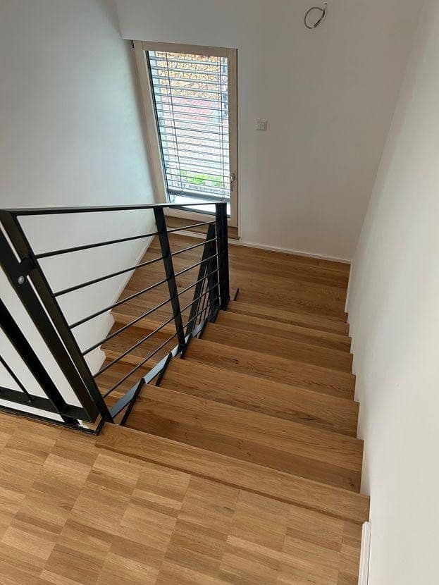 Prenájom bytu 5-izbový 150 m², Wielandstr.5b, Zirndorf, Bavorsko Prenájom bytu 5-izbový 150 m², Wielandstr.5b, Zirndorf, Bavorsko
