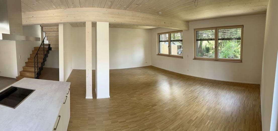 Prenájom bytu 5-izbový 150 m², Wielandstr.5b, Zirndorf, Bavorsko Prenájom bytu 5-izbový 150 m², Wielandstr.5b, Zirndorf, Bavorsko