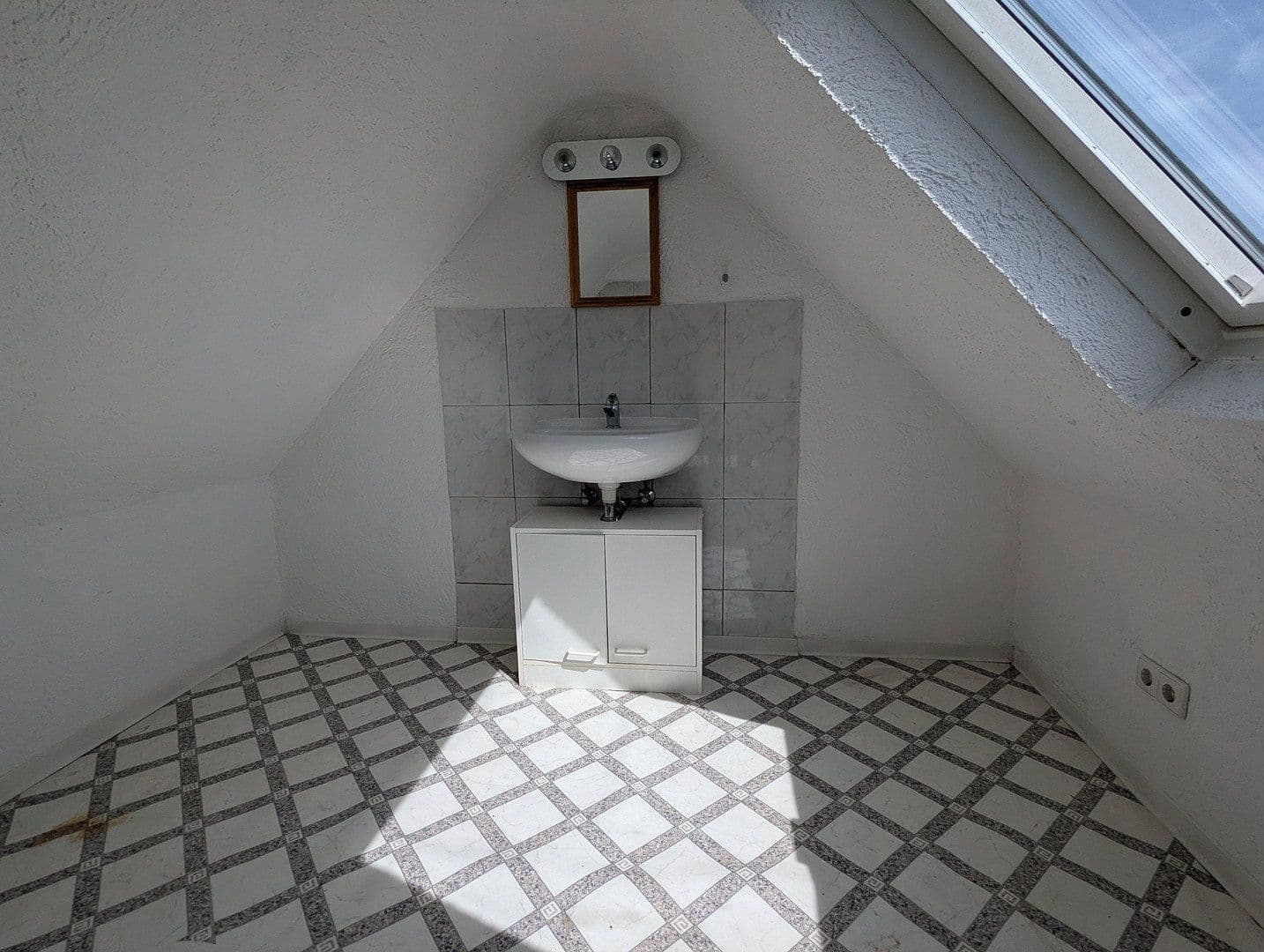 Prenájom bytu 4-izbový 78 m², Im Geiger 75, Stuttgart, Bádensko-Wurttembersko Prenájom bytu 4-izbový 78 m², Im Geiger 75, Stuttgart, Bádensko-Wurttembersko