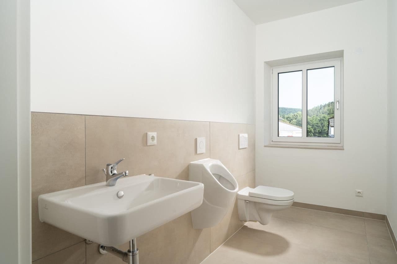 Prenájom kancelárie 135 m², Dinauer Straße 1, Kallmünz, Bavorsko Prenájom kancelárie 135 m², Dinauer Straße 1, Kallmünz, Bavorsko