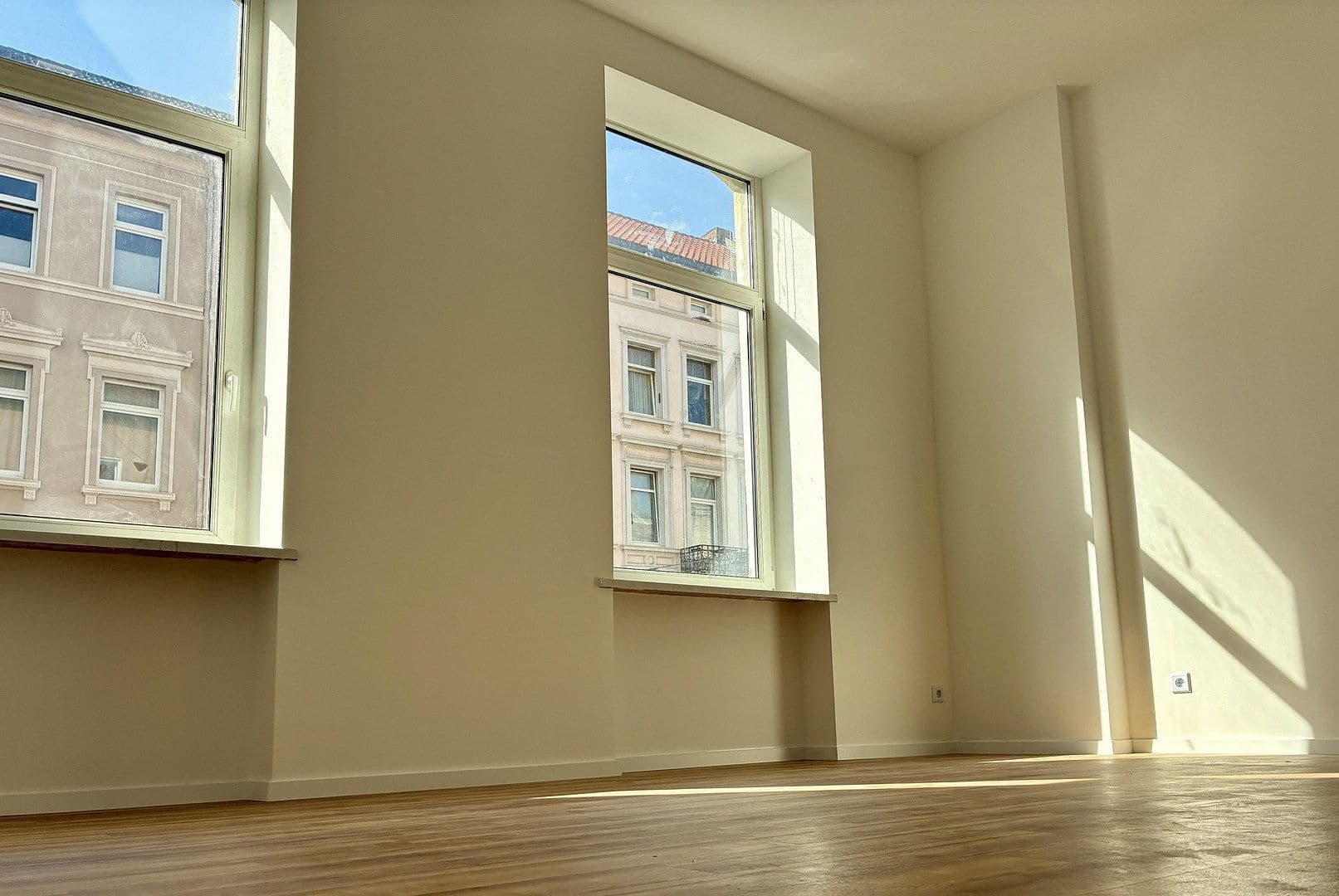 Prenájom bytu 5-izbový 141 m², Friedrich-Wilhelm-Straße 38, Braunschweig, Dolné Sasko Prenájom bytu 5-izbový 141 m², Friedrich-Wilhelm-Straße 38, Braunschweig, Dolné Sasko