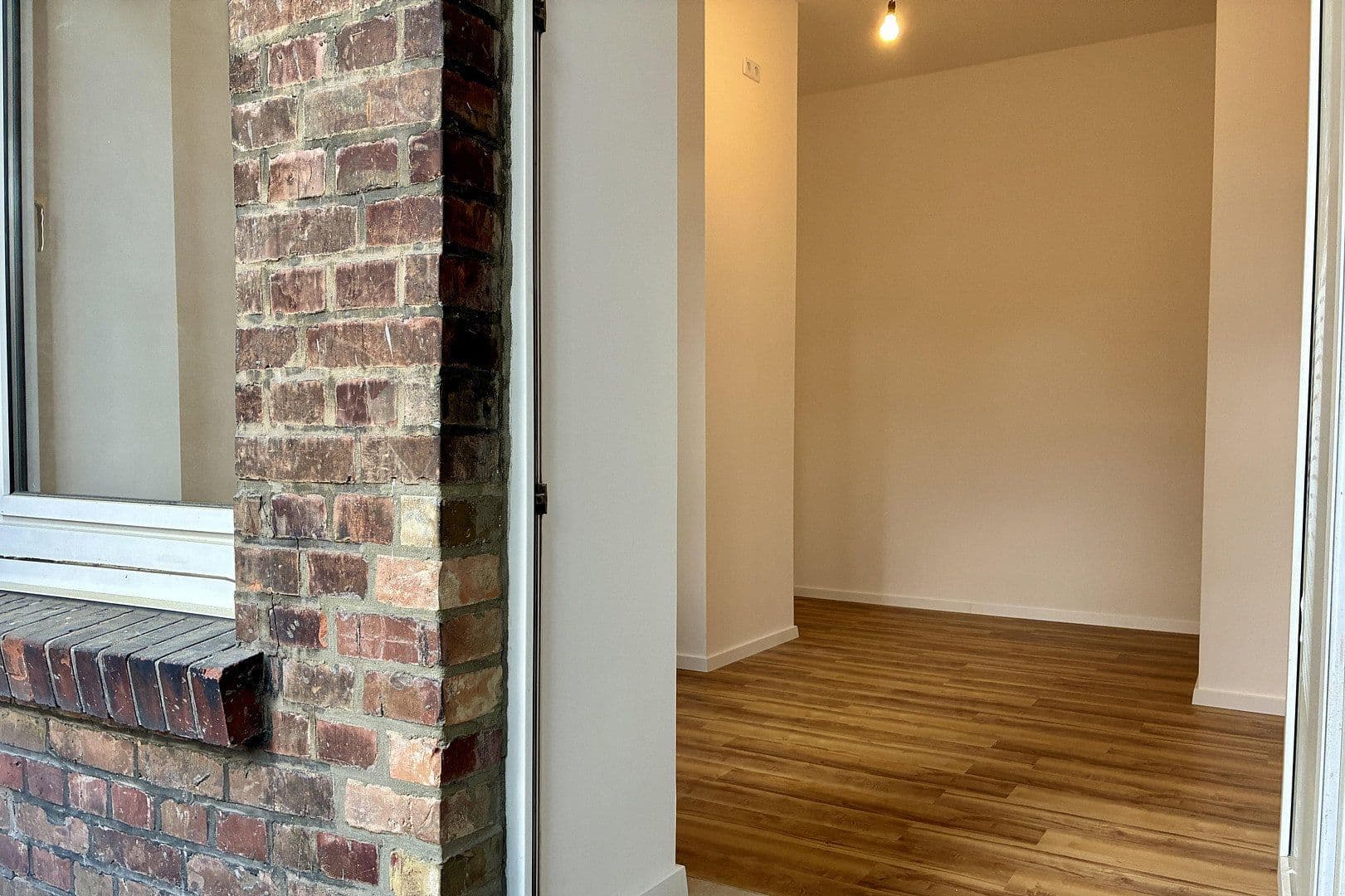 Prenájom bytu 5-izbový 141 m², Friedrich-Wilhelm-Straße 38, Braunschweig, Dolné Sasko Prenájom bytu 5-izbový 141 m², Friedrich-Wilhelm-Straße 38, Braunschweig, Dolné Sasko