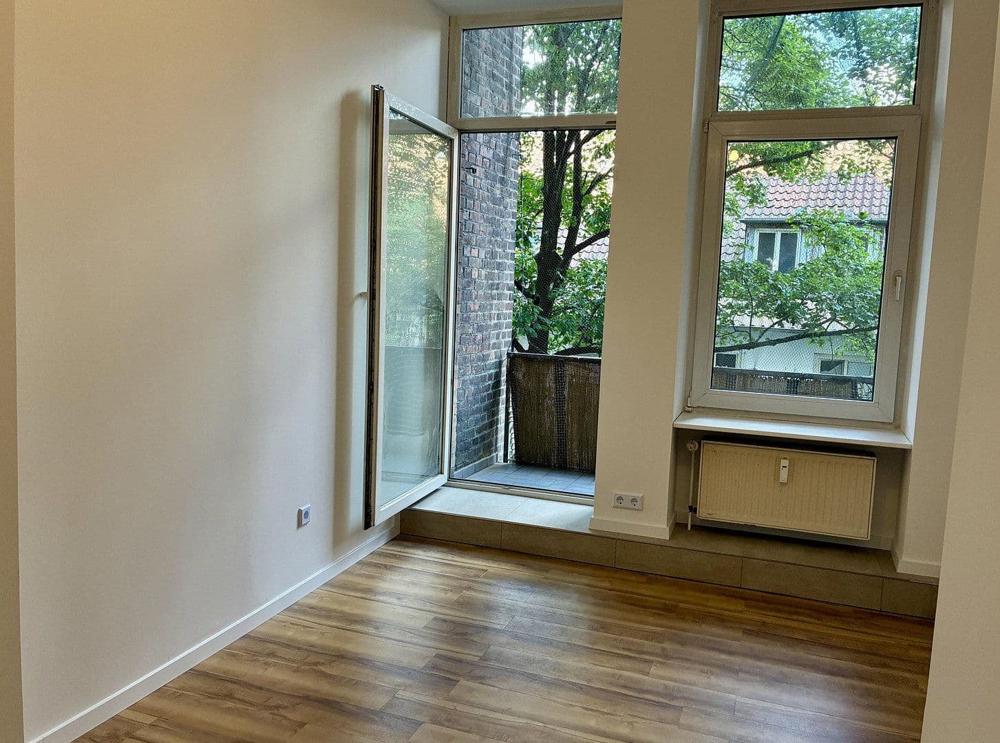 Prenájom bytu 5-izbový 141 m², Friedrich-Wilhelm-Straße 38, Braunschweig, Dolné Sasko Prenájom bytu 5-izbový 141 m², Friedrich-Wilhelm-Straße 38, Braunschweig, Dolné Sasko