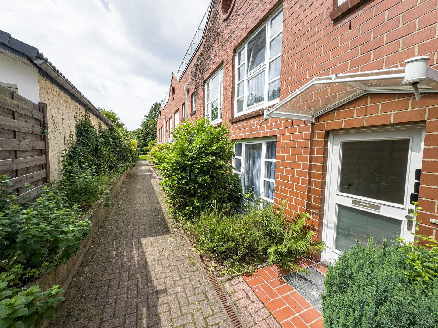 Predaj domu 88 m², pozemok 240 m², Grambker Heerstraße 118A, Bremen, Brémy Predaj domu 88 m², pozemok 240 m², Grambker Heerstraße 118A, Bremen, Brémy