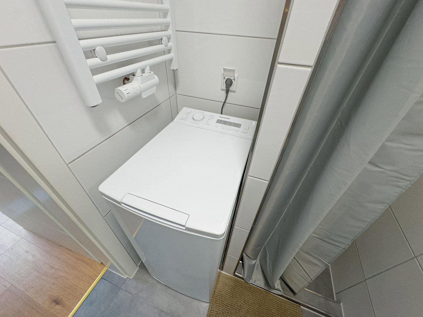 Predaj domu 88 m², pozemok 240 m², Grambker Heerstraße 118A, Bremen, Brémy Predaj domu 88 m², pozemok 240 m², Grambker Heerstraße 118A, Bremen, Brémy
