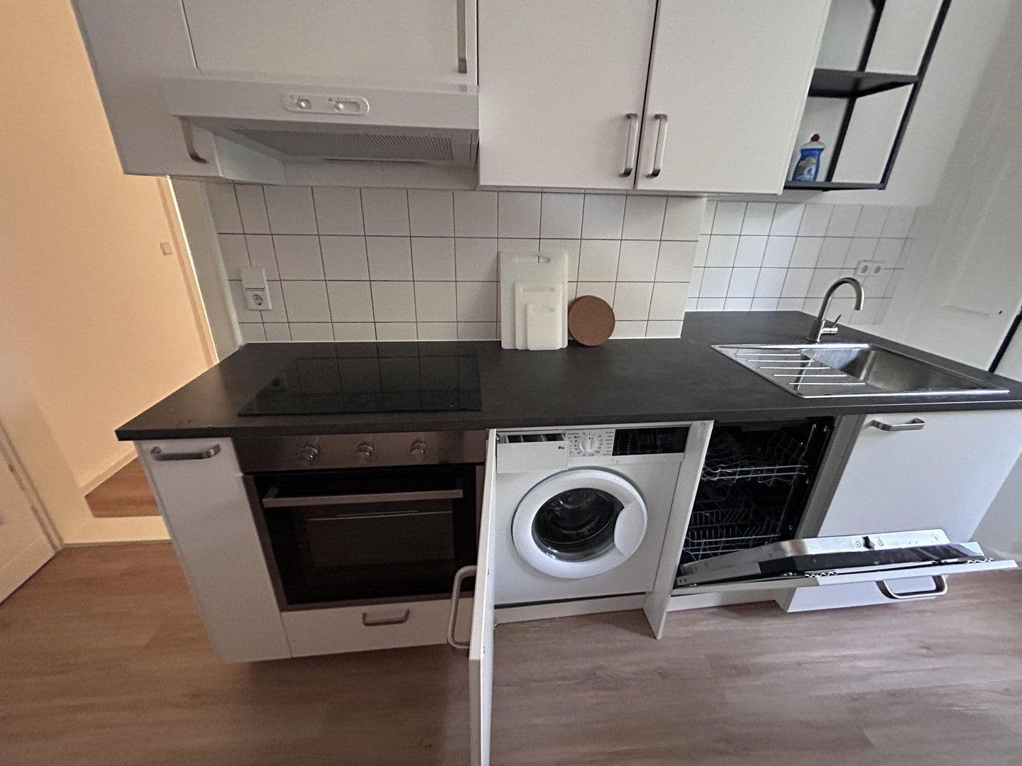 Prenájom bytu 1-izbový 58 m², Weserstraße 28, Berlin, Berlín Prenájom bytu 1-izbový 58 m², Weserstraße 28, Berlin, Berlín