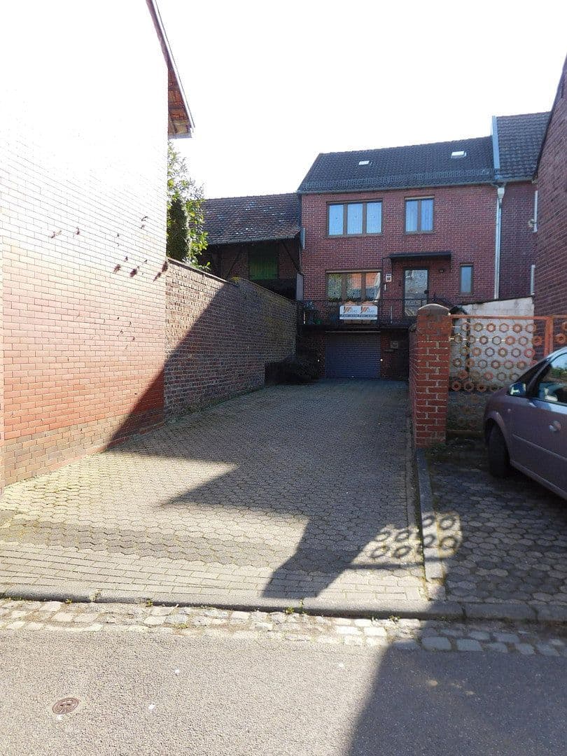 Predaj domu 96 m², pozemok 290 m², Kreuzstrasse 32, Baesweiler, Severné Porýnie - Westfálsko Predaj domu 96 m², pozemok 290 m², Kreuzstrasse 32, Baesweiler, Severné Porýnie - Westfálsko
