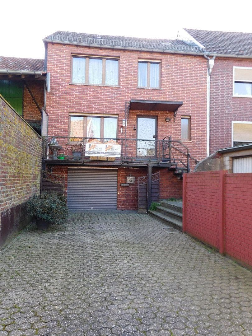 Predaj domu 96 m², pozemok 290 m², Kreuzstrasse 32, Baesweiler, Severné Porýnie - Westfálsko Predaj domu 96 m², pozemok 290 m², Kreuzstrasse 32, Baesweiler, Severné Porýnie - Westfálsko