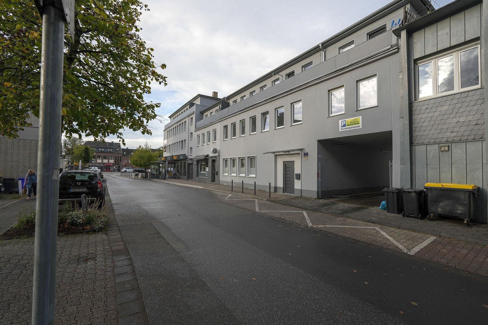 Predaj domu 1.780 m², pozemok 1.162 m², Konstantinplatz.5, Nordrhein-Westfalen - Mönchengladbach, Severné Porýnie - Westfálsko Predaj domu 1.780 m², pozemok 1.162 m², Konstantinplatz.5, Nordrhein-Westfalen - Mönchengladbach, Severné Porýnie - Westfálsko