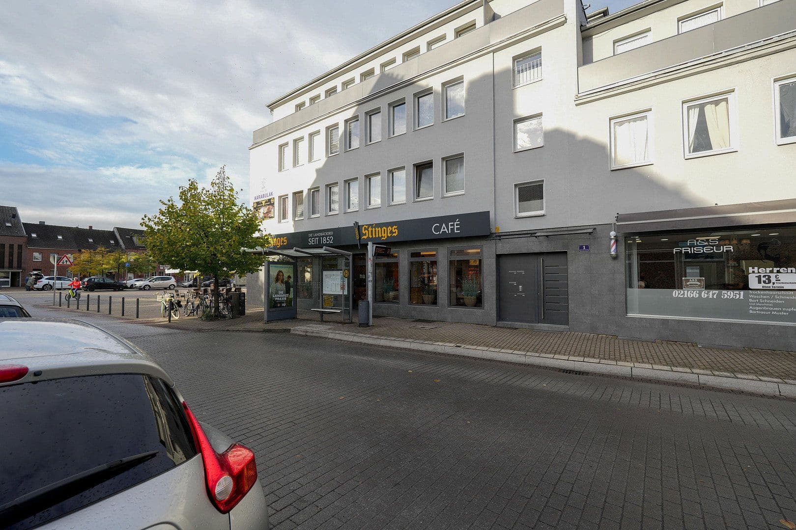 Predaj domu 1.780 m², pozemok 1.162 m², Konstantinplatz.5, Nordrhein-Westfalen - Mönchengladbach, Severné Porýnie - Westfálsko Predaj domu 1.780 m², pozemok 1.162 m², Konstantinplatz.5, Nordrhein-Westfalen - Mönchengladbach, Severné Porýnie - Westfálsko