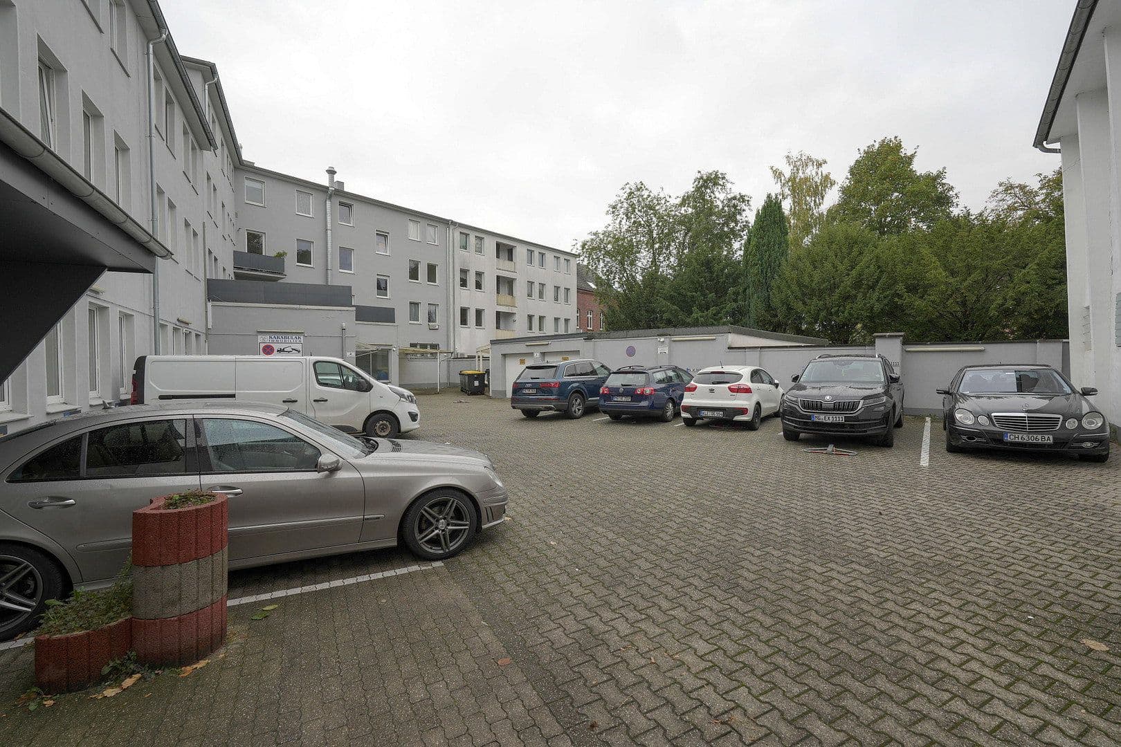 Predaj domu 1.780 m², pozemok 1.162 m², Konstantinplatz.5, Nordrhein-Westfalen - Mönchengladbach, Severné Porýnie - Westfálsko Predaj domu 1.780 m², pozemok 1.162 m², Konstantinplatz.5, Nordrhein-Westfalen - Mönchengladbach, Severné Porýnie - Westfálsko