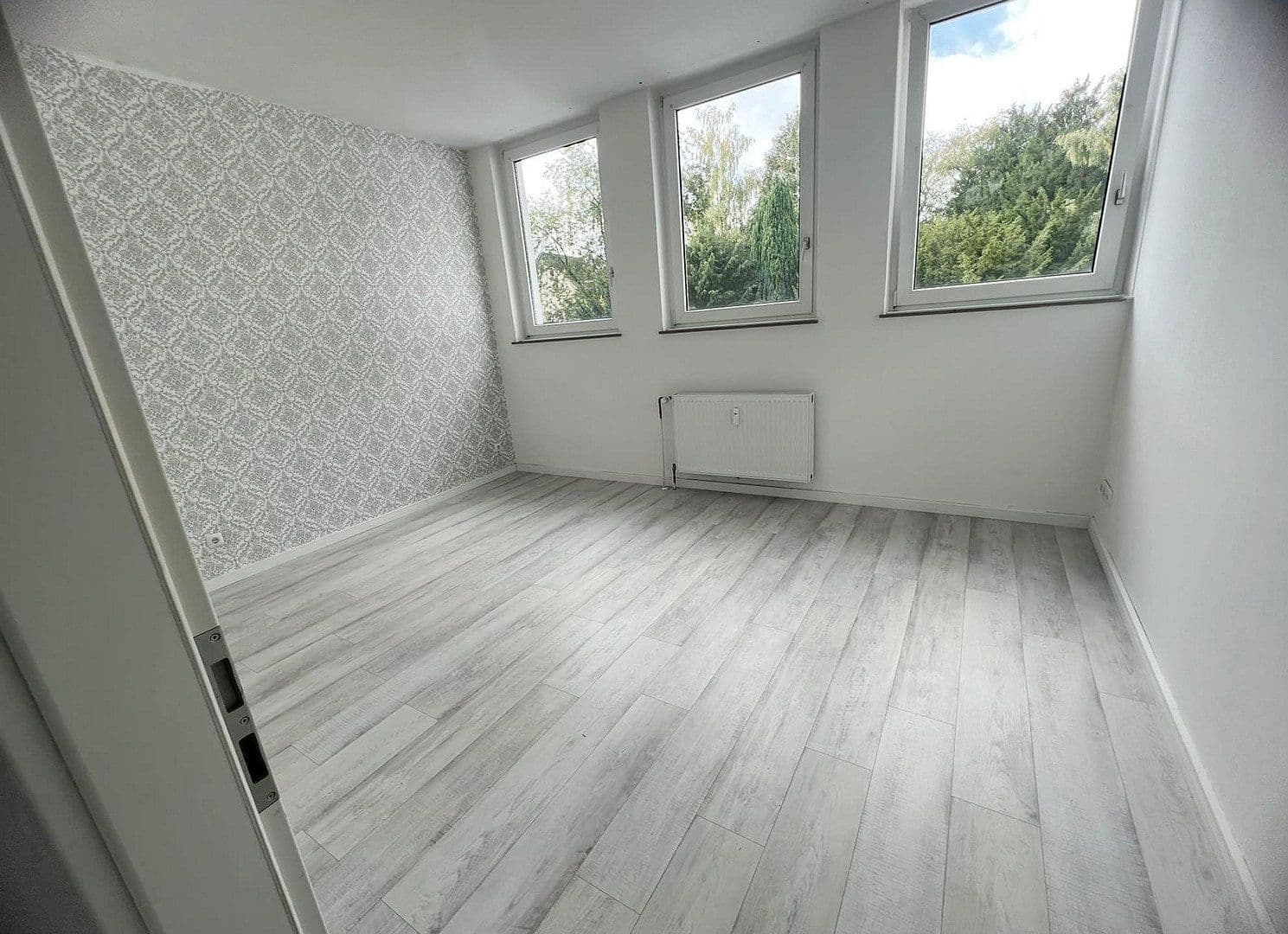 Predaj domu 1.780 m², pozemok 1.162 m², Konstantinplatz.5, Nordrhein-Westfalen - Mönchengladbach, Severné Porýnie - Westfálsko Predaj domu 1.780 m², pozemok 1.162 m², Konstantinplatz.5, Nordrhein-Westfalen - Mönchengladbach, Severné Porýnie - Westfálsko