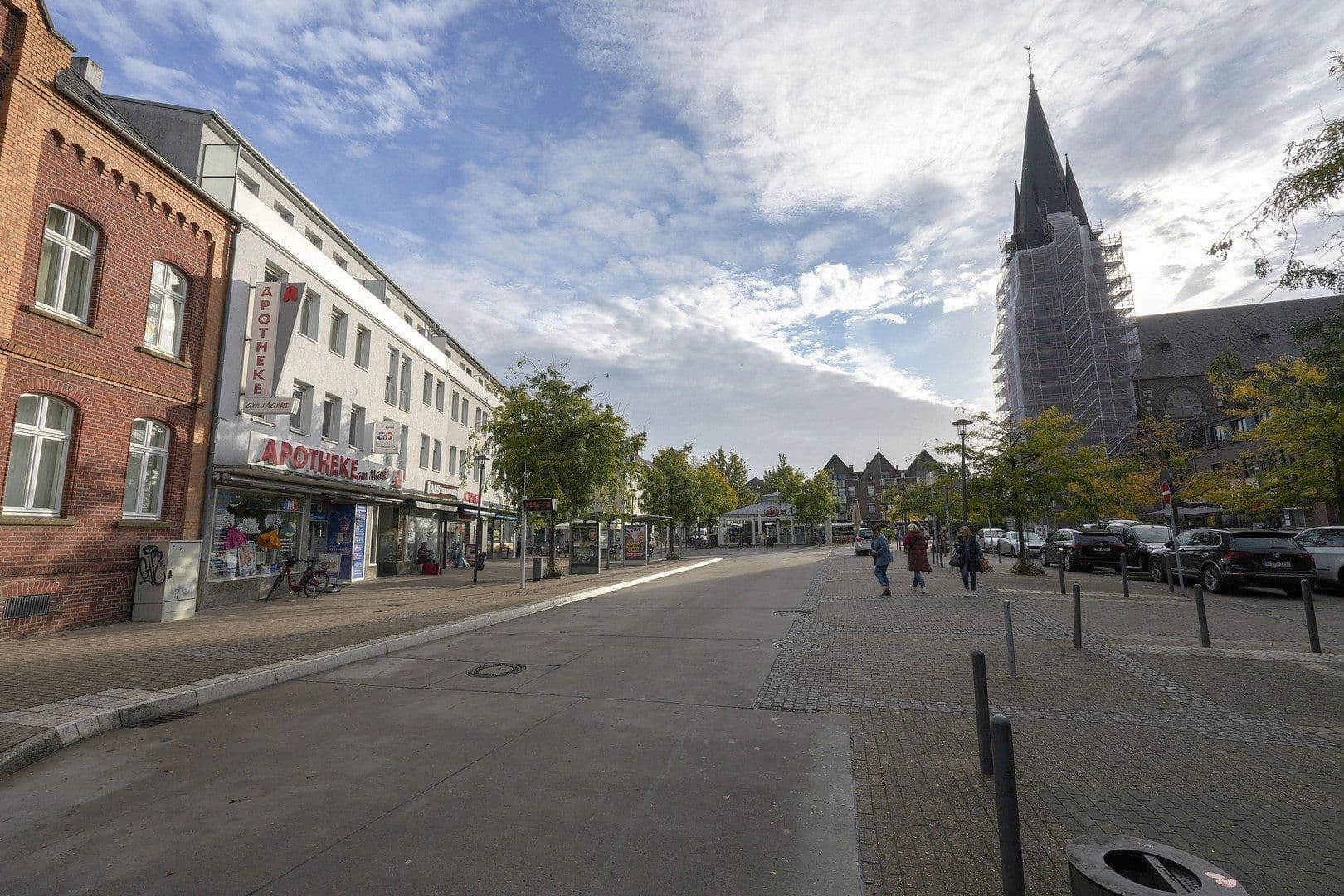 Predaj domu 1.780 m², pozemok 1.162 m², Konstantinplatz.5, Nordrhein-Westfalen - Mönchengladbach, Severné Porýnie - Westfálsko Predaj domu 1.780 m², pozemok 1.162 m², Konstantinplatz.5, Nordrhein-Westfalen - Mönchengladbach, Severné Porýnie - Westfálsko