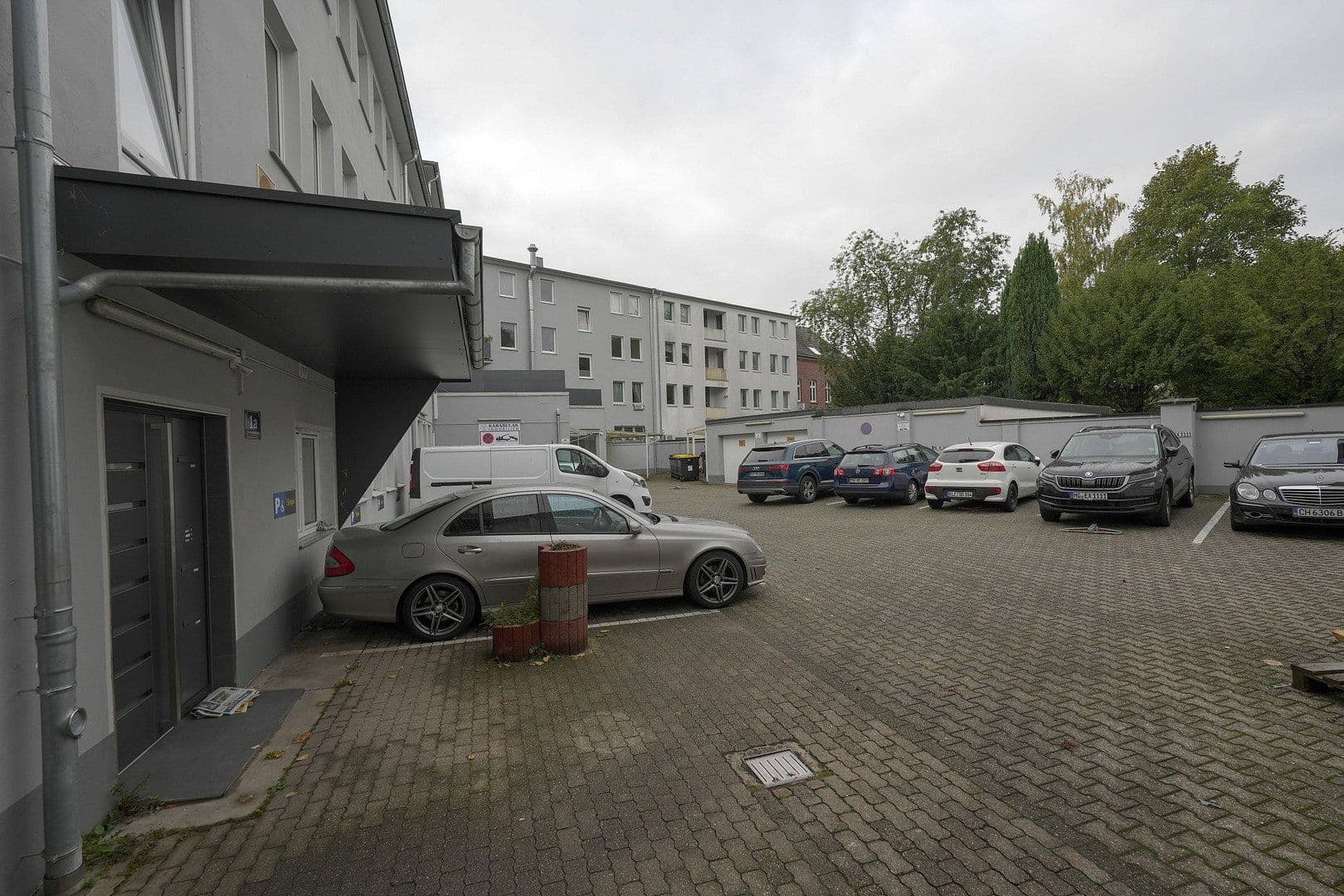 Predaj domu 1.780 m², pozemok 1.162 m², Konstantinplatz.5, Nordrhein-Westfalen - Mönchengladbach, Severné Porýnie - Westfálsko Predaj domu 1.780 m², pozemok 1.162 m², Konstantinplatz.5, Nordrhein-Westfalen - Mönchengladbach, Severné Porýnie - Westfálsko