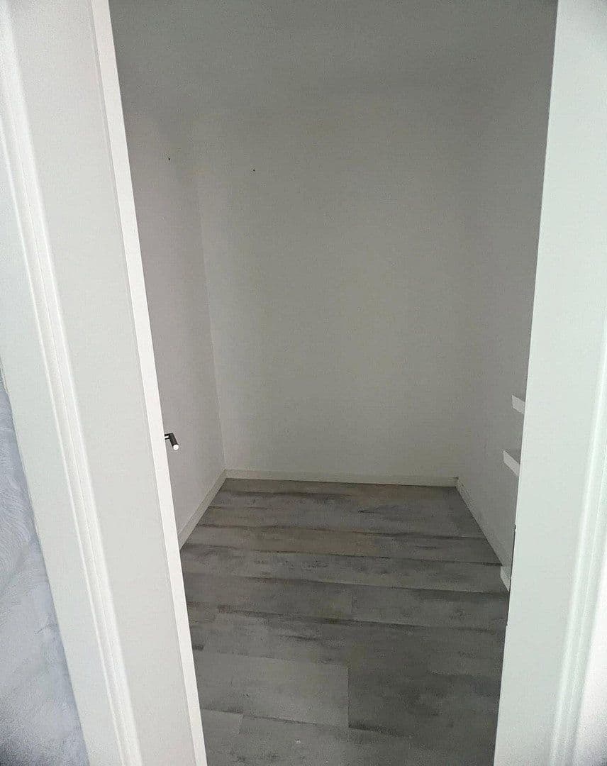 Predaj domu 1.780 m², pozemok 1.162 m², Konstantinplatz.5, Nordrhein-Westfalen - Mönchengladbach, Severné Porýnie - Westfálsko Predaj domu 1.780 m², pozemok 1.162 m², Konstantinplatz.5, Nordrhein-Westfalen - Mönchengladbach, Severné Porýnie - Westfálsko