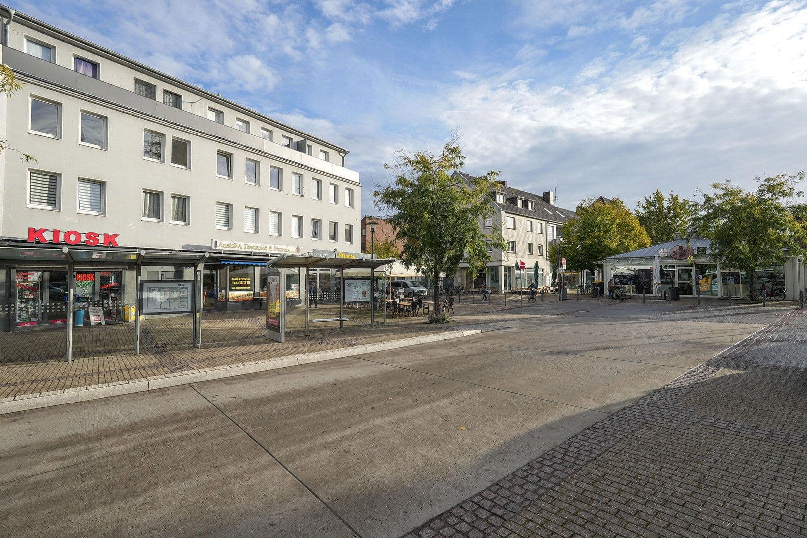 Predaj domu 1.780 m², pozemok 1.162 m², Konstantinplatz.5, Nordrhein-Westfalen - Mönchengladbach, Severné Porýnie - Westfálsko Predaj domu 1.780 m², pozemok 1.162 m², Konstantinplatz.5, Nordrhein-Westfalen - Mönchengladbach, Severné Porýnie - Westfálsko
