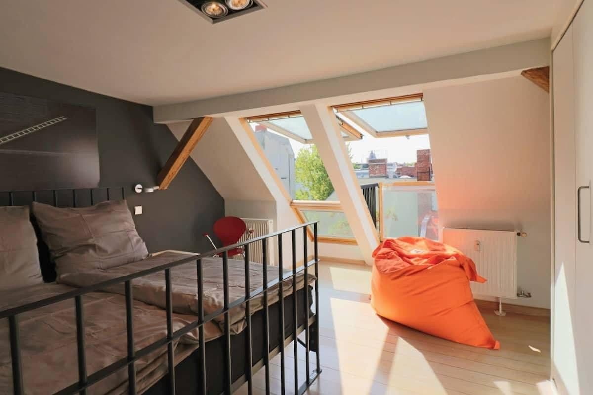 Predaj bytu 5-izbový 150 m², Berlin, Berlín Predaj bytu 5-izbový 150 m², Berlin, Berlín