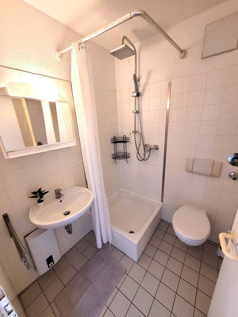 Prenájom bytu 1-izbový 25 m², Hürth, Severné Porýnie - Westfálsko Prenájom bytu 1-izbový 25 m², Hürth, Severné Porýnie - Westfálsko