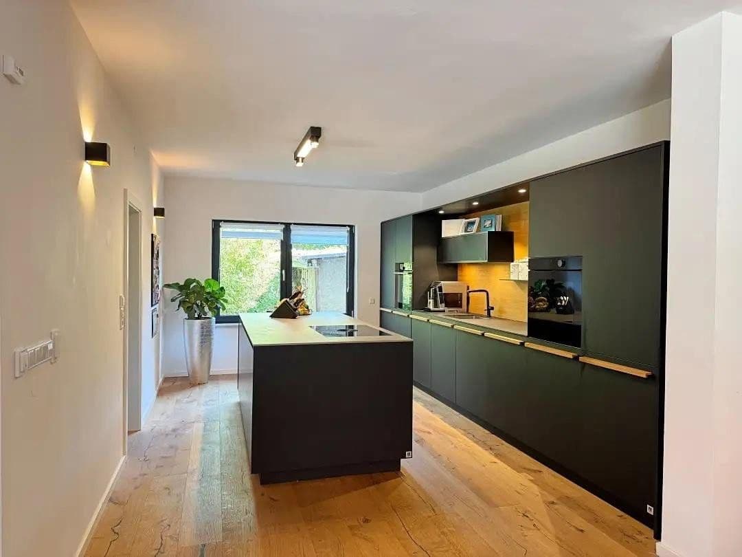Predaj domu 460 m², pozemok 447 m², Karlsruhe, Bádensko-Wurttembersko Predaj domu 460 m², pozemok 447 m², Karlsruhe, Bádensko-Wurttembersko