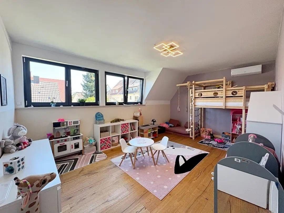 Predaj domu 460 m², pozemok 447 m², Karlsruhe, Bádensko-Wurttembersko Predaj domu 460 m², pozemok 447 m², Karlsruhe, Bádensko-Wurttembersko