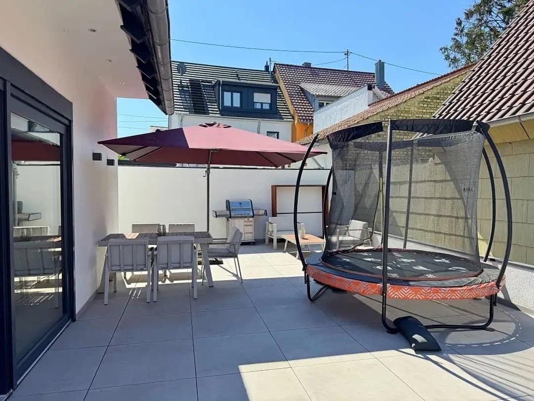 Predaj domu 460 m², pozemok 447 m², Karlsruhe, Bádensko-Wurttembersko Predaj domu 460 m², pozemok 447 m², Karlsruhe, Bádensko-Wurttembersko