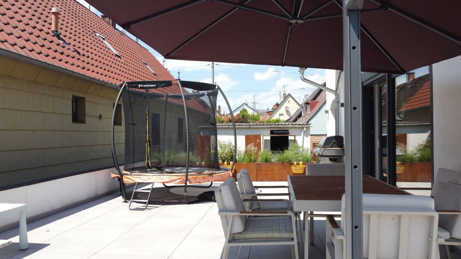 Predaj domu 460 m², pozemok 447 m², Karlsruhe, Bádensko-Wurttembersko Predaj domu 460 m², pozemok 447 m², Karlsruhe, Bádensko-Wurttembersko