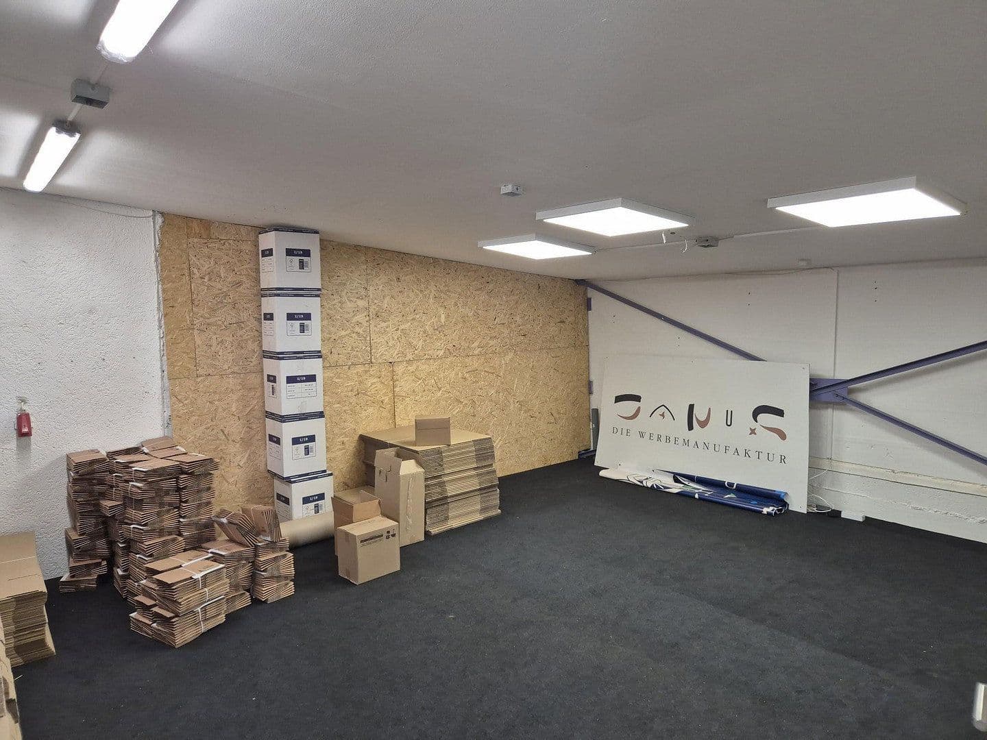 Prenájom nebytového priestoru 1.561 m², Rudolf Diesel Str.5, Schwetzingen, Bádensko-Wurttembersko Prenájom nebytového priestoru 1.561 m², Rudolf Diesel Str.5, Schwetzingen, Bádensko-Wurttembersko