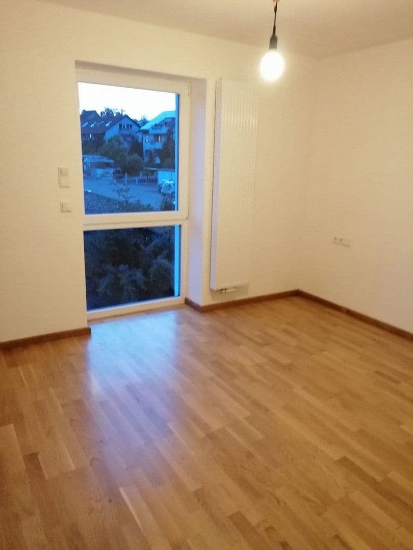 Prenájom bytu 2-izbový 71 m², Leinfelden-Echterdingen, Bádensko-Wurttembersko Prenájom bytu 2-izbový 71 m², Leinfelden-Echterdingen, Bádensko-Wurttembersko