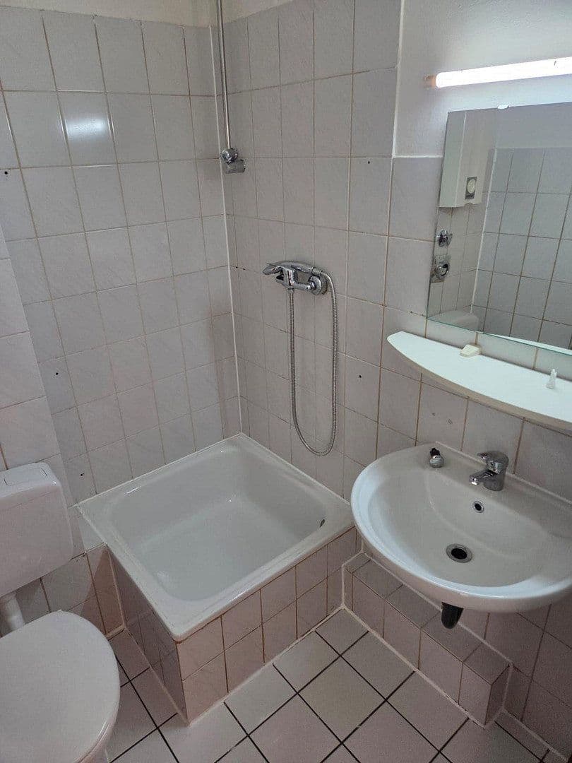 Prenájom bytu 1-izbový 24 m², Further Str. 115a, Düsseldorf, Severné Porýnie - Westfálsko Prenájom bytu 1-izbový 24 m², Further Str. 115a, Düsseldorf, Severné Porýnie - Westfálsko