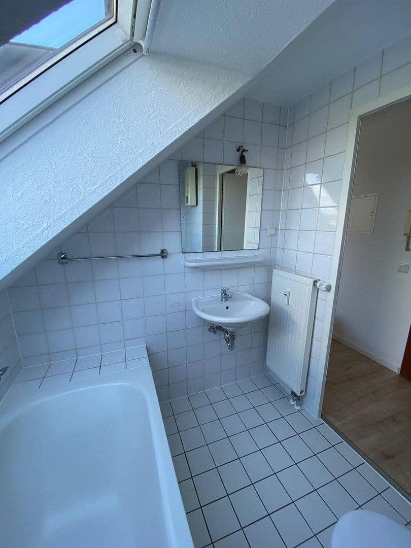 Prenájom bytu 1-izbový 21 m², Bublitzer Str. 17, Düsseldorf, Severné Porýnie - Westfálsko Prenájom bytu 1-izbový 21 m², Bublitzer Str. 17, Düsseldorf, Severné Porýnie - Westfálsko