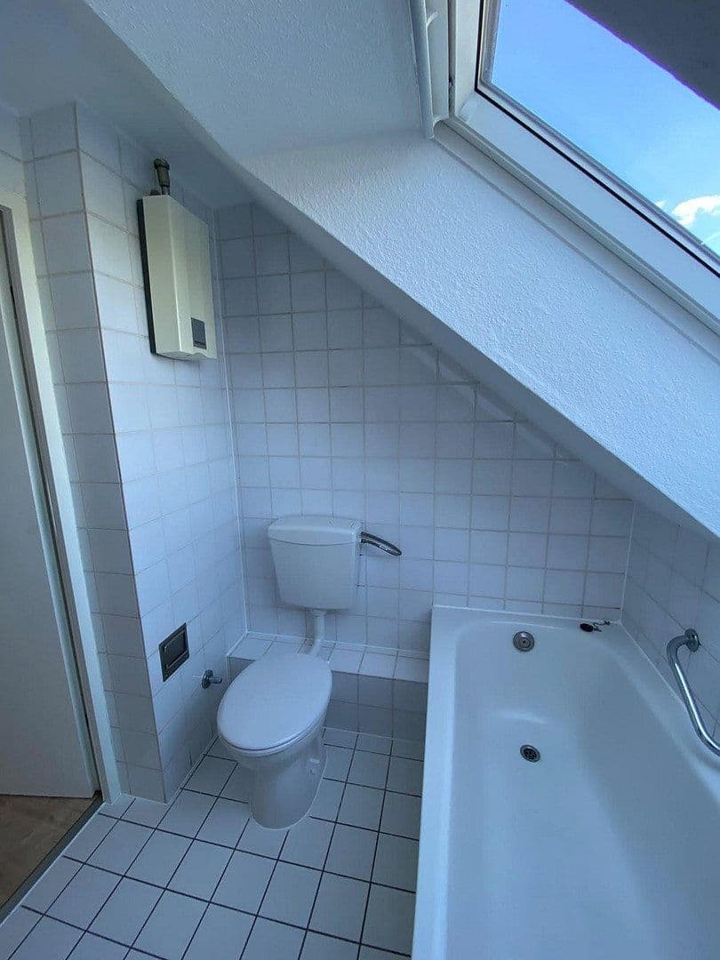 Prenájom bytu 1-izbový 21 m², Bublitzer Str. 17, Düsseldorf, Severné Porýnie - Westfálsko Prenájom bytu 1-izbový 21 m², Bublitzer Str. 17, Düsseldorf, Severné Porýnie - Westfálsko
