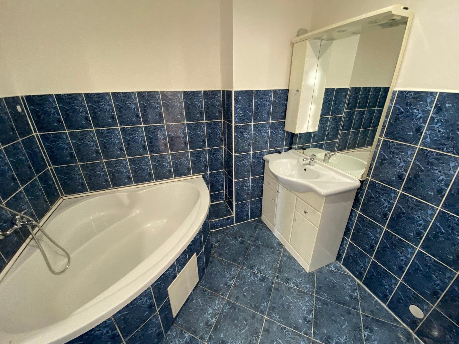 Prenájom bytu 2-izbový 60 m², Masarykova třída, Orlová, Moravskoslezský kraj Prenájom bytu 2-izbový 60 m², Masarykova třída, Orlová, Moravskoslezský kraj