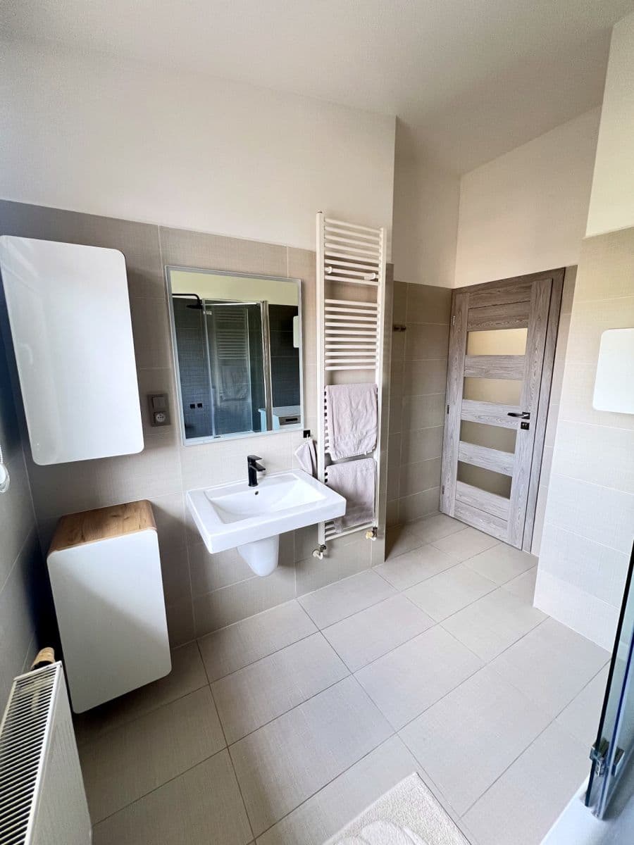 Predaj bytu 2-izbový 58 m², Černokostelecká, Praha, Praha Predaj bytu 2-izbový 58 m², Černokostelecká, Praha, Praha