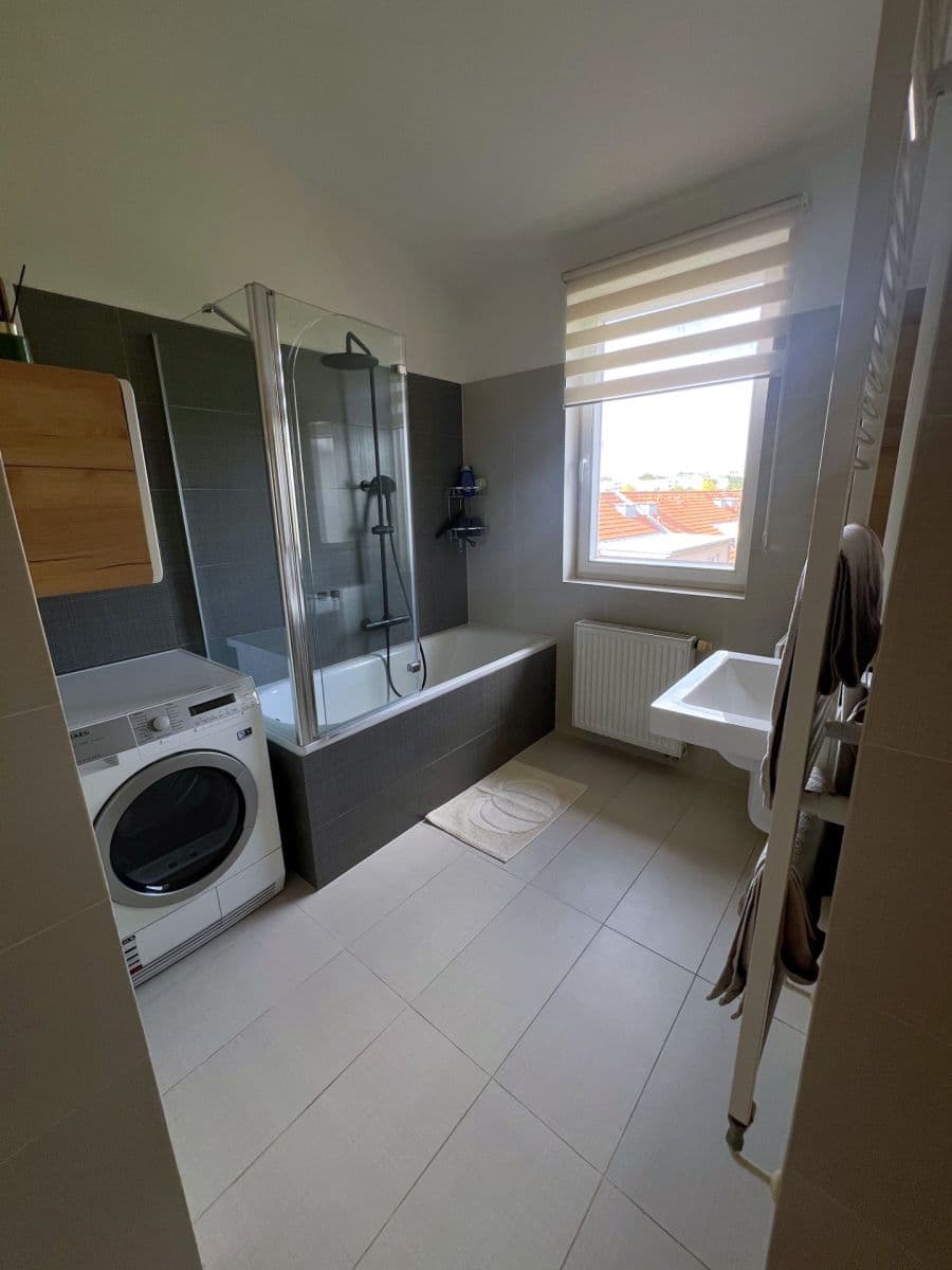 Predaj bytu 2-izbový 58 m², Černokostelecká, Praha, Praha Predaj bytu 2-izbový 58 m², Černokostelecká, Praha, Praha