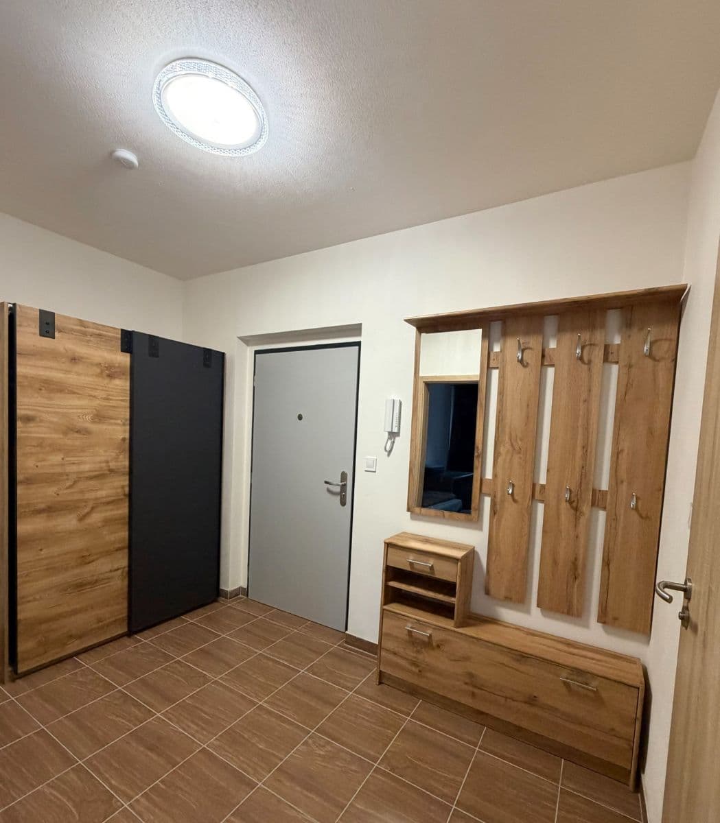 Prenájom bytu 2-izbový 43 m², Poděbradova, Plzeň, Plzeňský kraj Prenájom bytu 2-izbový 43 m², Poděbradova, Plzeň, Plzeňský kraj