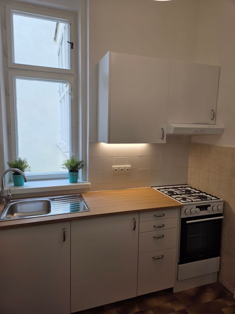 Prenájom bytu 3-izbový 85 m², Praha, Praha Prenájom bytu 3-izbový 85 m², Praha, Praha
