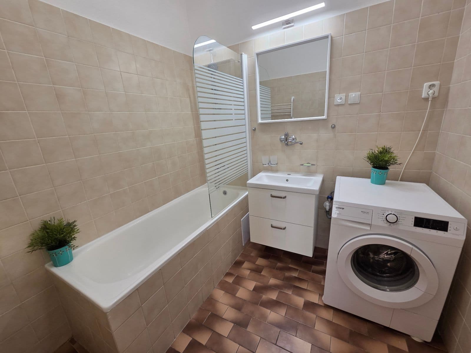 Prenájom bytu 3-izbový 85 m², Praha, Praha Prenájom bytu 3-izbový 85 m², Praha, Praha