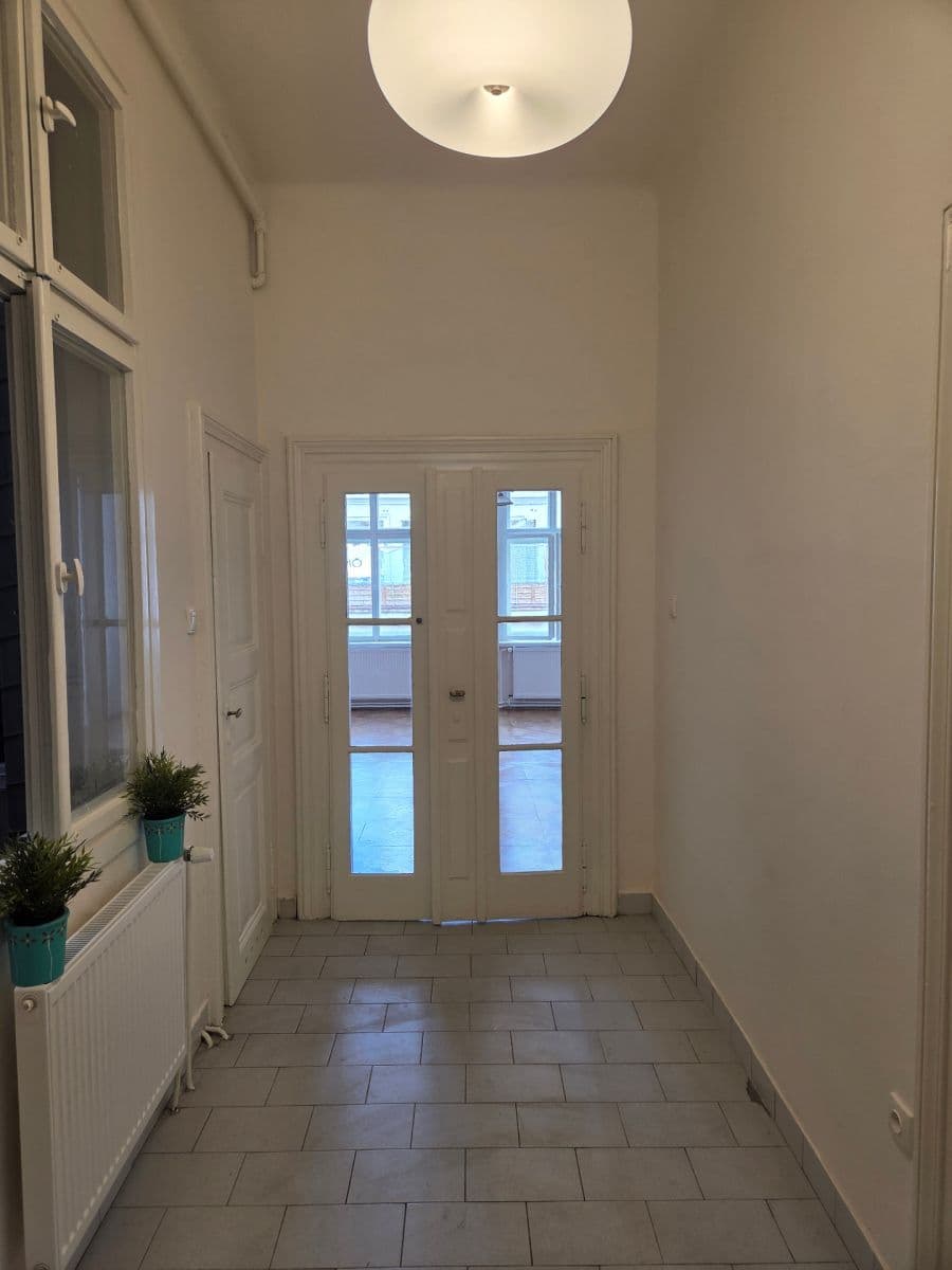 Prenájom bytu 3-izbový 85 m², Praha, Praha Prenájom bytu 3-izbový 85 m², Praha, Praha